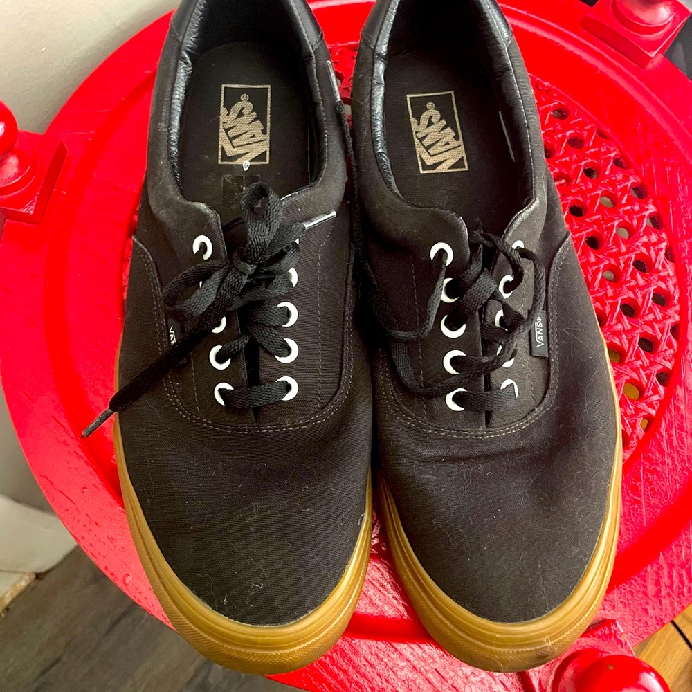 VANS men’s size 13 lace up sneakers